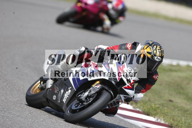 /Archiv-2025/49 26.08.2025 Cornu Master School ADR/rot-rouge/32